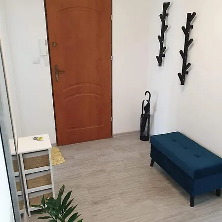 Goscinne Uzdrovisco Cieplice Lägenhet *