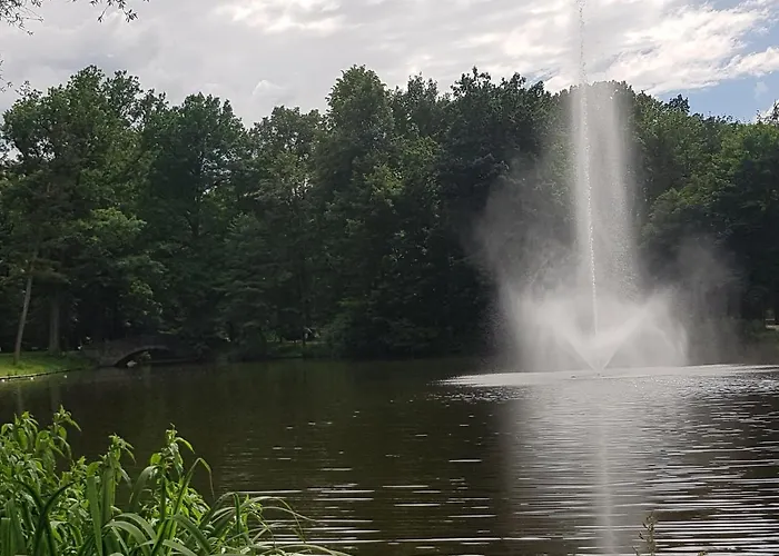 Goscinne Uzdrovisco Cieplice 아파트 *